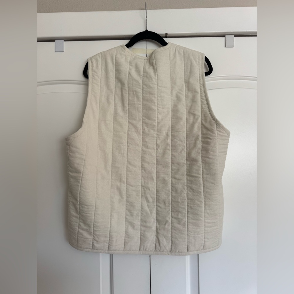 OZMA Quilted Vest Regen Silk Noil in Natural - Picture 5 of 8